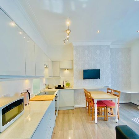 York City Center Apartments With Free Private Parking Екстер'єр фото