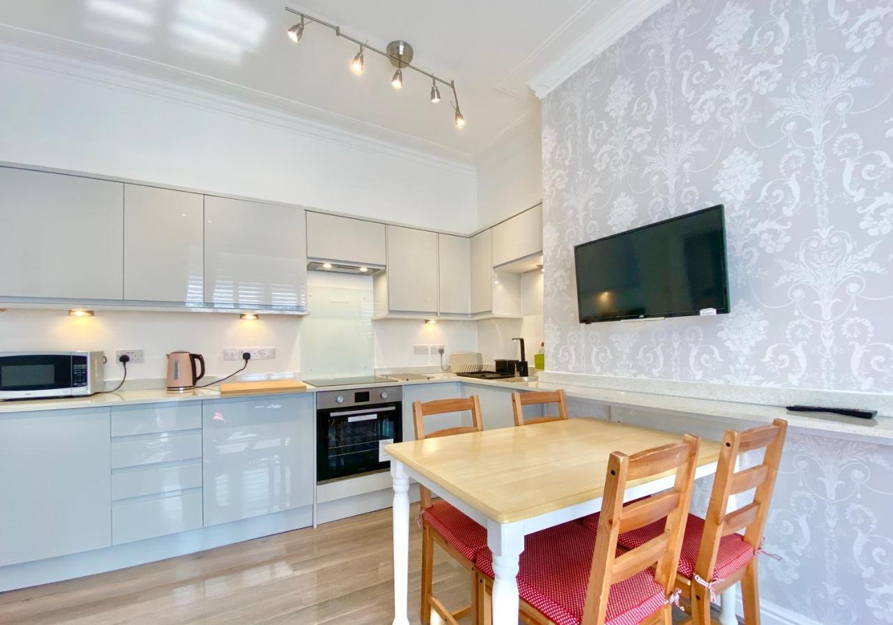 York City Center Apartments With Free Private Parking Екстер'єр фото
